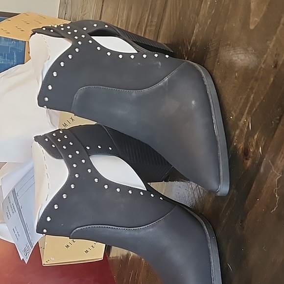 Booties - Picture 3 of 5